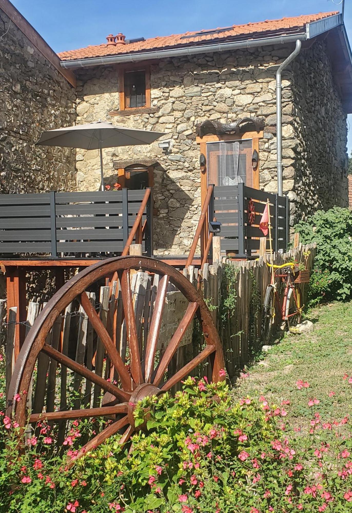 Gite La Grangette De Pauline Mercus-Garrabet Exterior photo